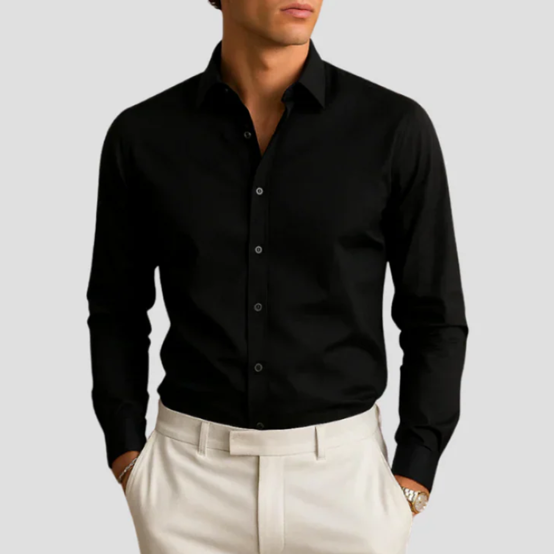 Elegancka męska koszula slim fit, nowoczesny styl, widok z przodu, dopasowany krój, klasyczny kołnierz, miękki materiał, bordowy kolor, wyraźne linie