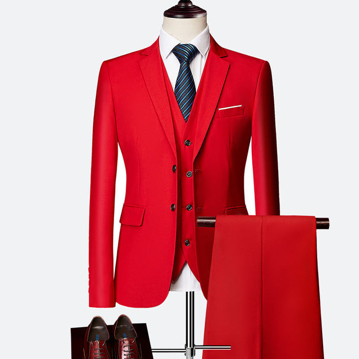 Elegancki męski garnitur trzyczęściowy, oddychający, slim-fit w kolorze niebieskim, idealny na wesela, nowoczesny i komfortowy wygląd.