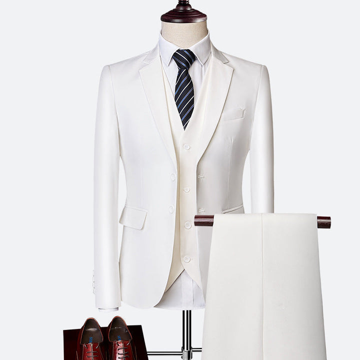 Elegancki męski garnitur trzyczęściowy, oddychający, slim-fit w kolorze niebieskim, idealny na wesela, nowoczesny i komfortowy wygląd.