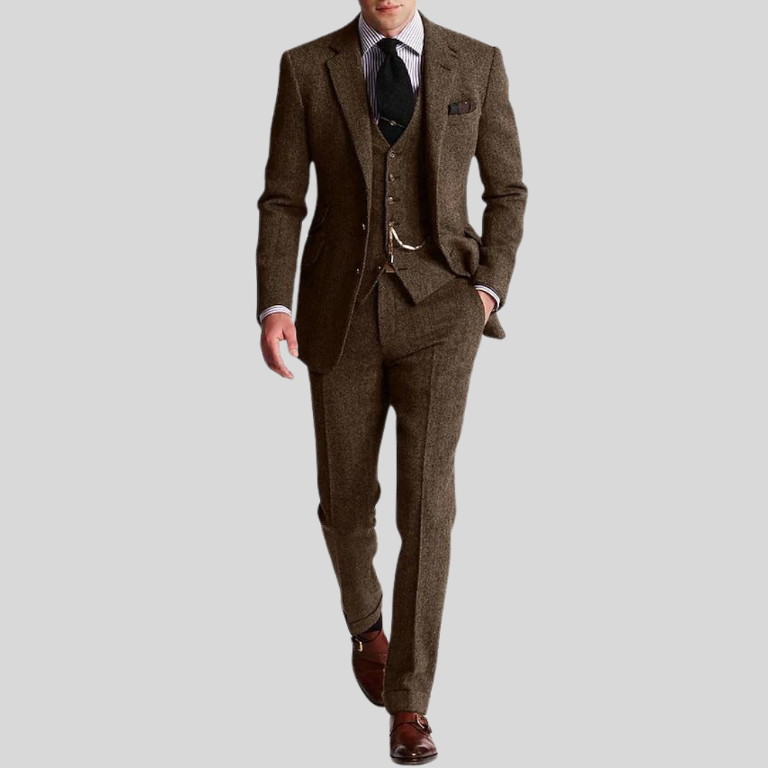 Męski trzyczęściowy garnitur z eleganckiego tweedu, krój slim, marynarka, kamizelka, spodnie, wyrafinowany i nowoczesny styl.