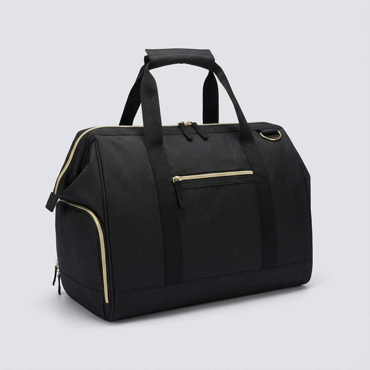 Duża czarna torba sportowa duffel 33L, idealna na bagaż, treningi i krótkie wyjazdy, z osobną komorą na buty.