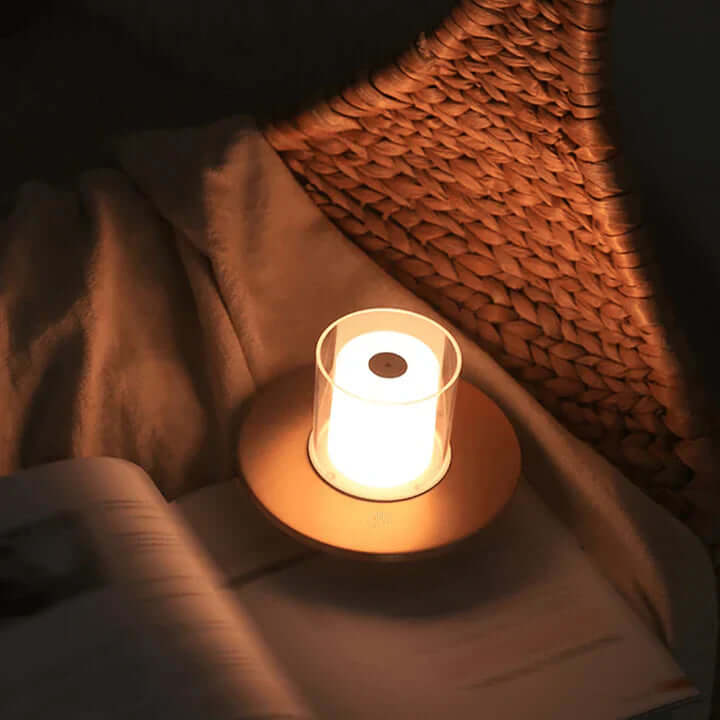 Nowoczesna indukcyjna świeca LED