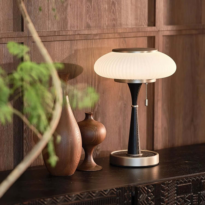 Lampa stołowa w kształcie grzyba
