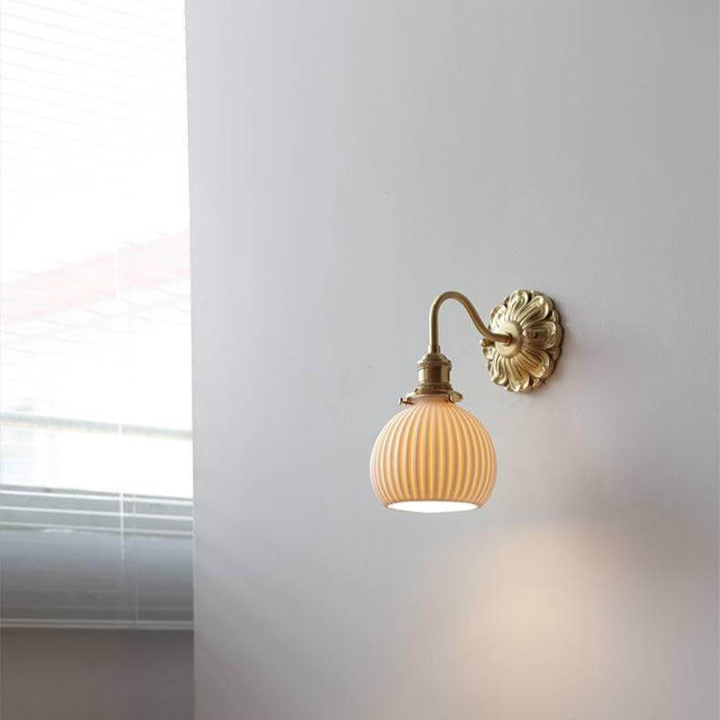 Mosiężny kinkiet ceramiczny