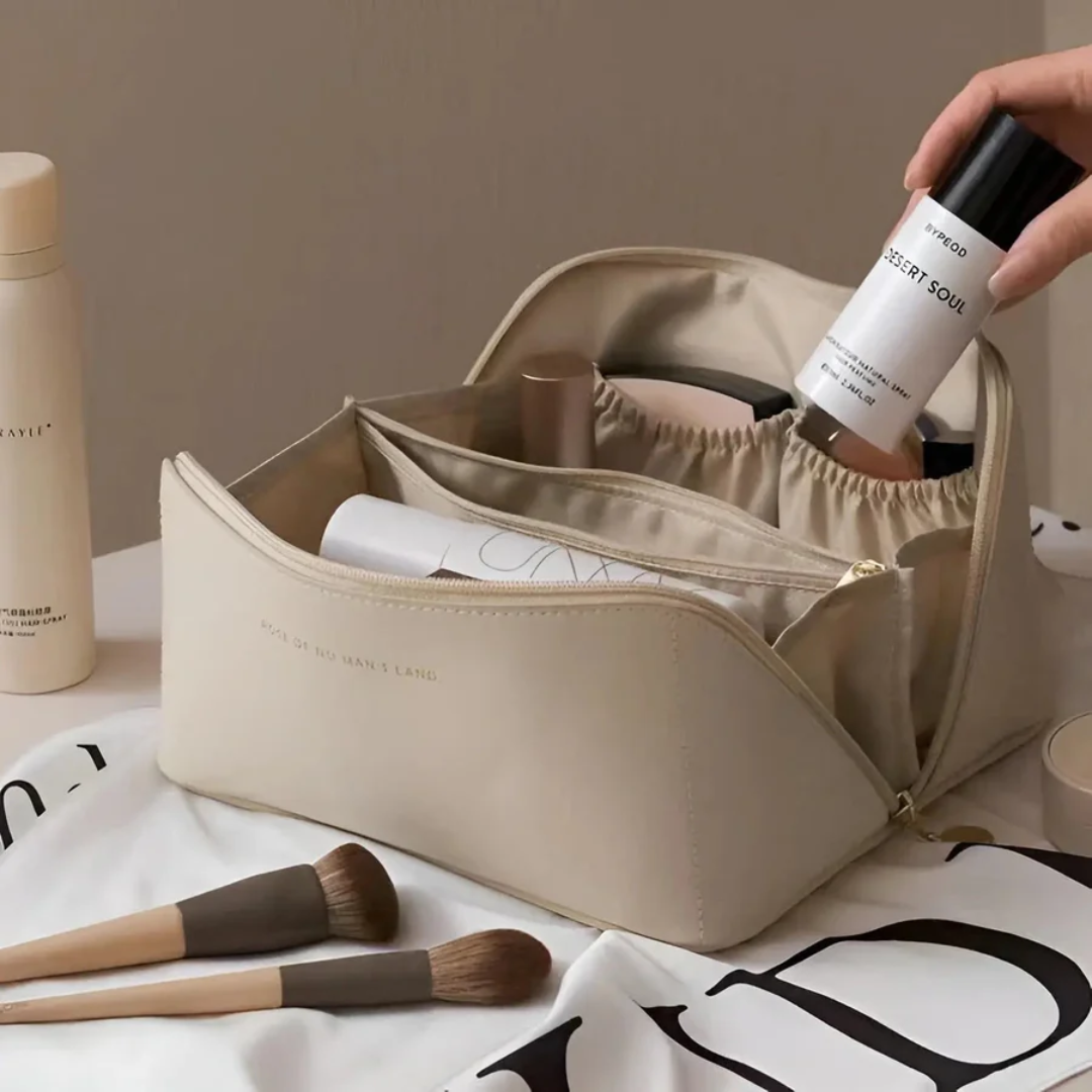 Wodoodporna kosmetyczka podróżna BeautyGuard. Damski organizer na akcesoria do makijażu, zapewniający porządek.