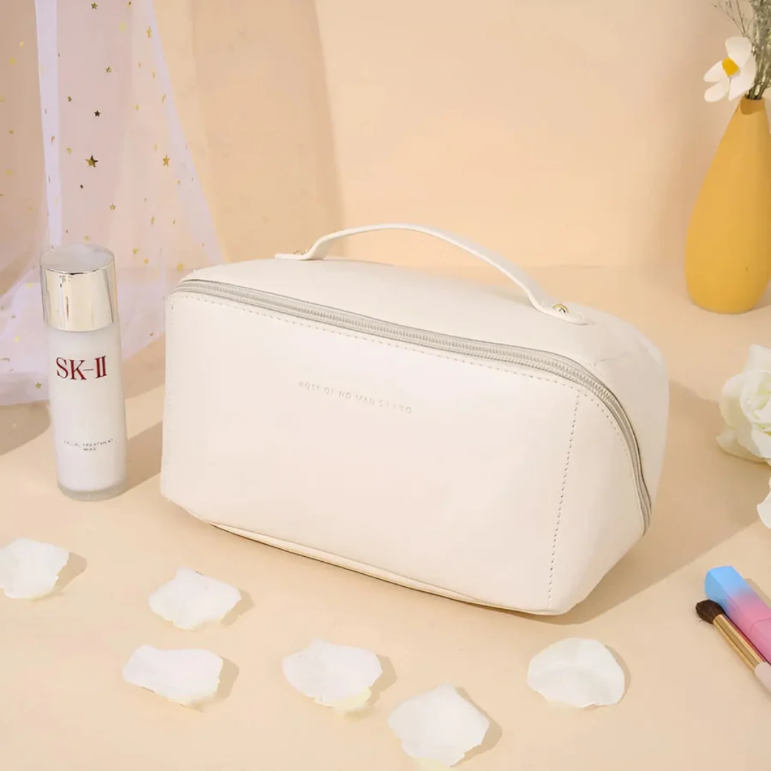 Stylowa wodoodporna kosmetyczka BeautyGuard. Organizer damski do makijażu i akcesoriów, doskonały do podróży lub na co dzień.