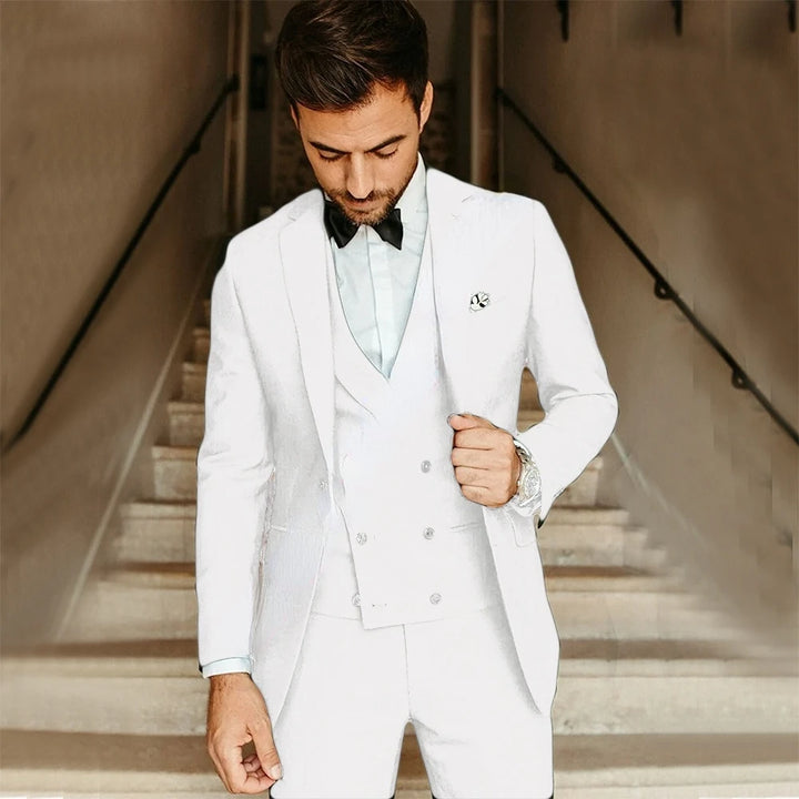 Męski trzyczęściowy garnitur slim fit z luksusowej tkaniny, dwurzędowy, idealny na formalne wydarzenia