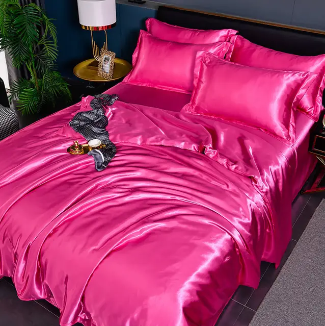 Luksusowe gładkie satynowe prześcieradła, wyrafinowany blask, miękka tekstura, dodają nowoczesnej elegancji do Twojej sypialni, łatwe w pielęgnacji.
