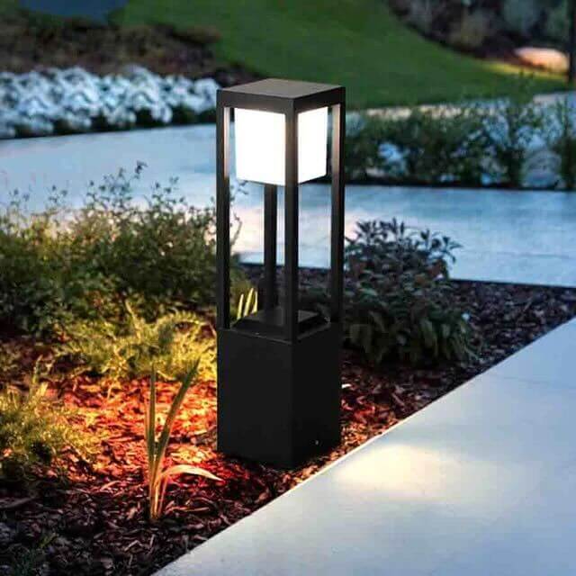 Zewnętrzna Lampa Solarna Cube 60cm - Wydajne Oświetlenie LED