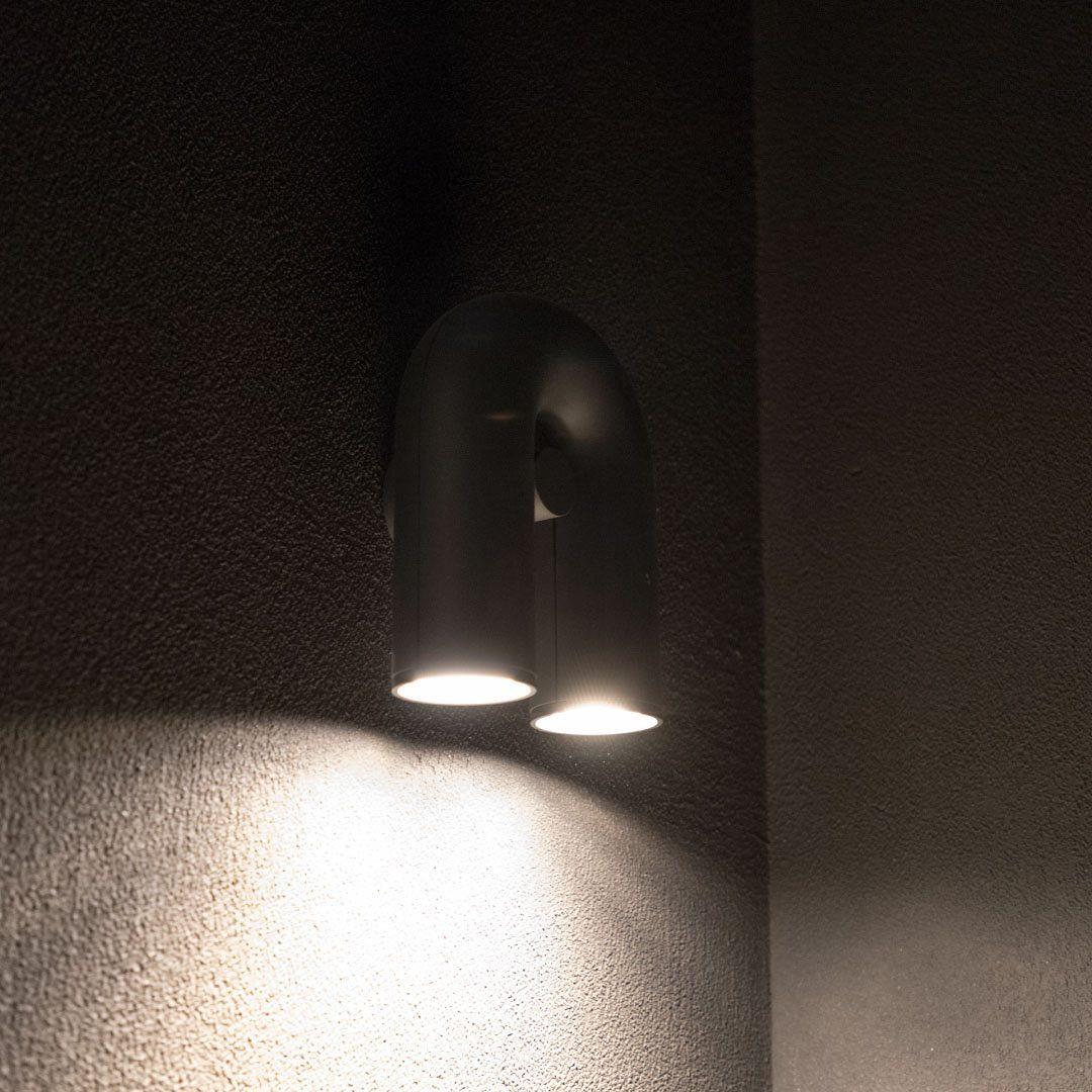 Lampa ścienna w kolorze szarym