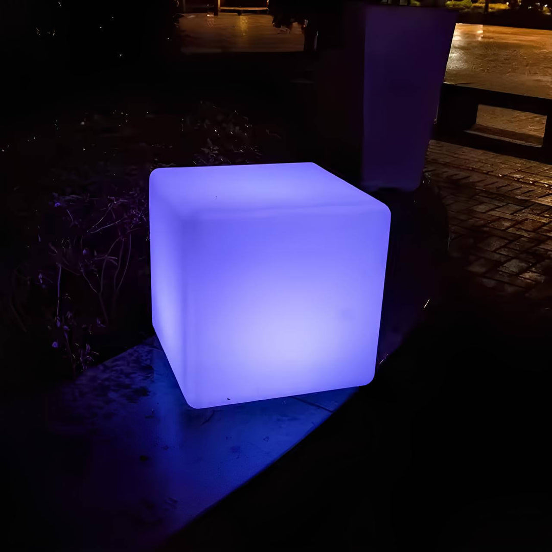Kwadratowa lampa ogrodowa
