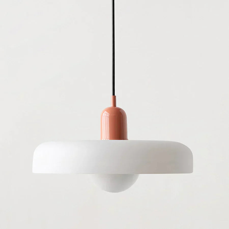 Skandynawska lampa sufitowa, marmur, dekoracja i oświetlenie. Do każdego pomieszczenia.