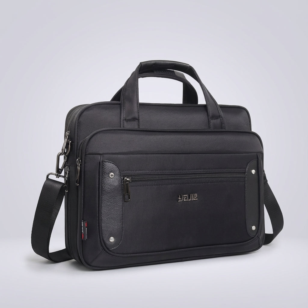 Uniwersalna torba na laptopa UrbanBrief z licznymi przegrodami. Elegancka, duża torba unisex idealna do biura i podróży.