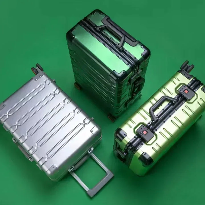 Bezpieczna walizka aluminiowa Vienna Voyager z wbudowanym zamkiem TSA, ochroni zawartość podczas podróży.