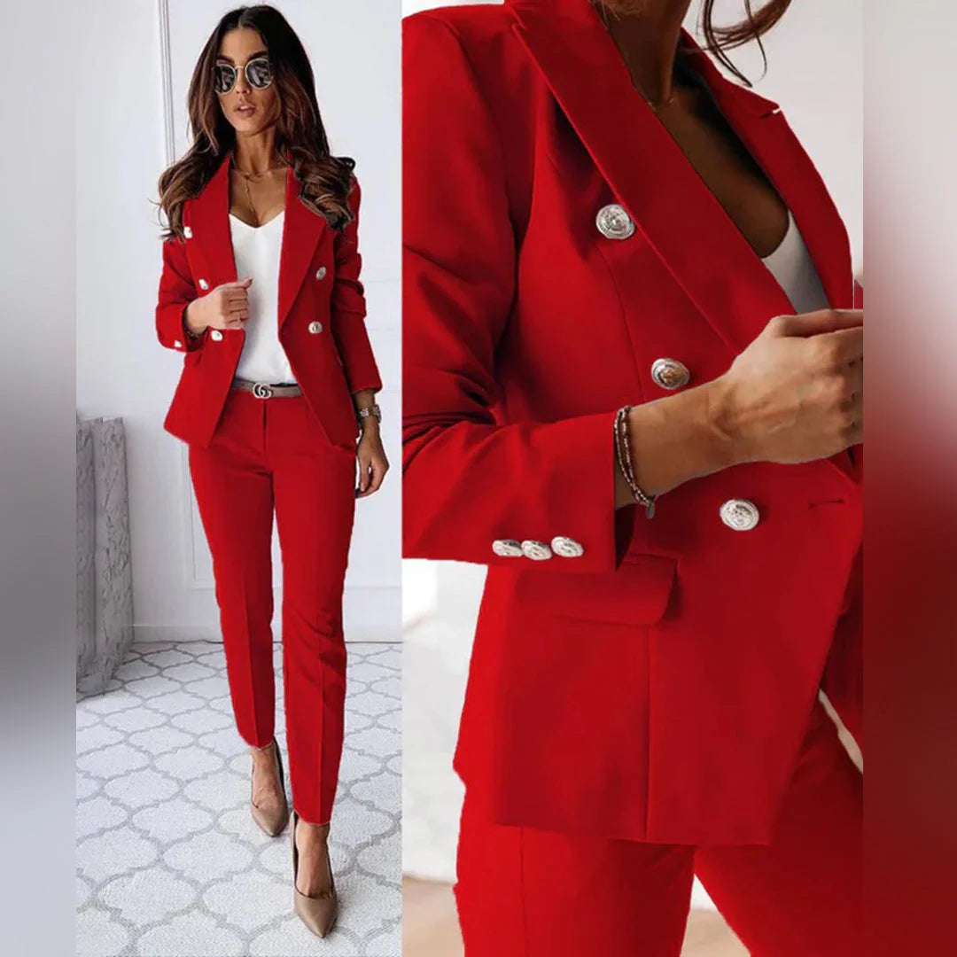 Elegancki dwuczęściowy garnitur damski slim fit, idealny do biura i na co dzień. Modna marynarka i spodnie.