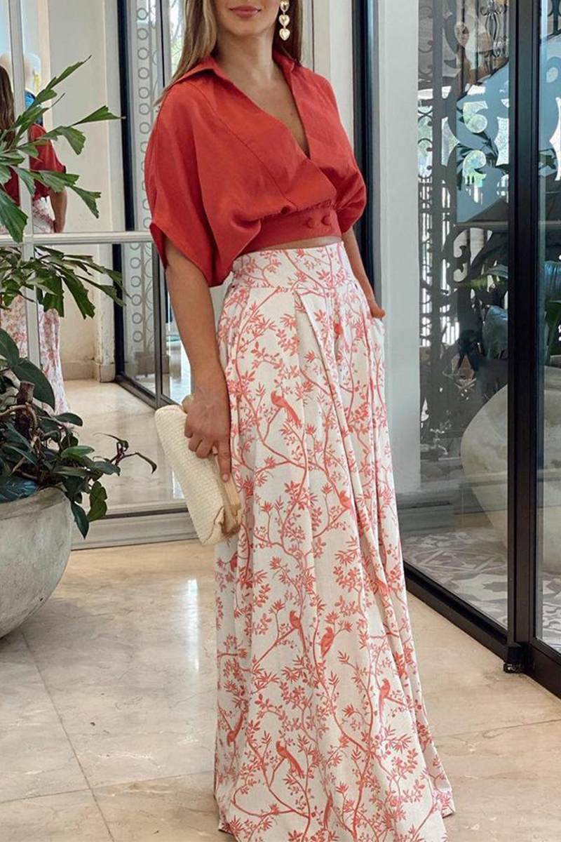 Damski elegancki zestaw dwuczęściowy z luksusowej satyny, crop top z długim rękawem, spodnie palazzo, elegancki i nowoczesny styl.