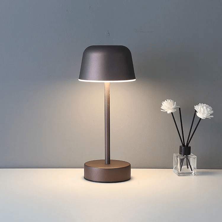 Nowoczesna lampa stołowa - nastrojowe oświetlenie