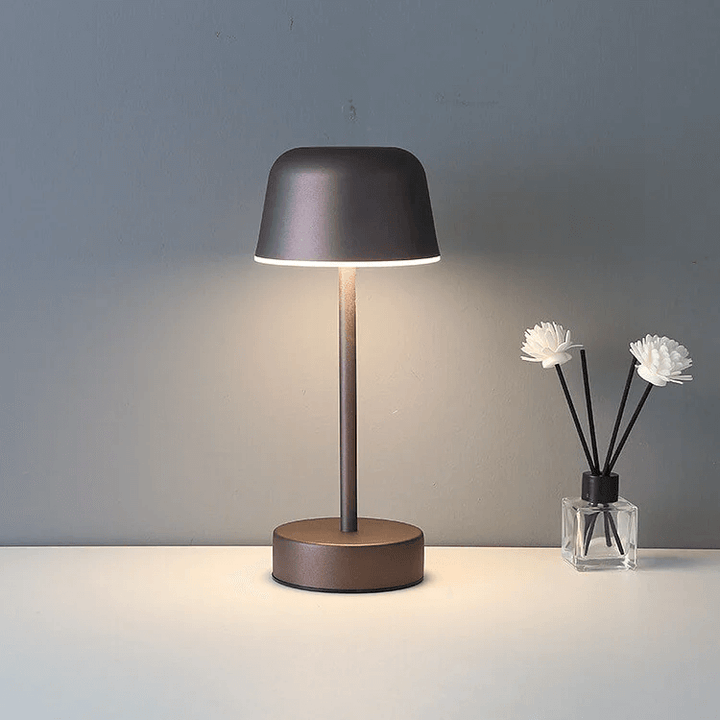 Nowoczesna lampa stołowa - nastrojowe oświetlenie