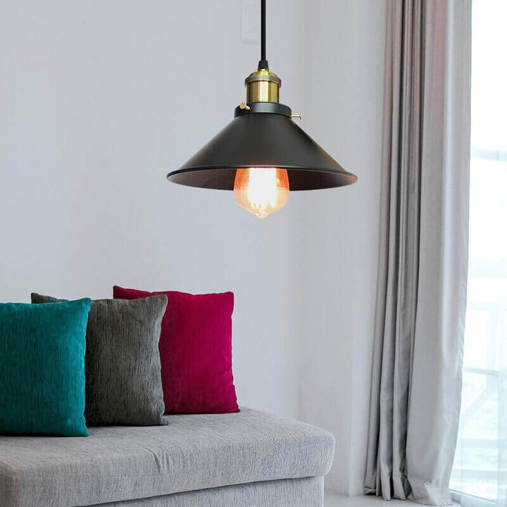 Mosiężna stożkowa lampa wisząca