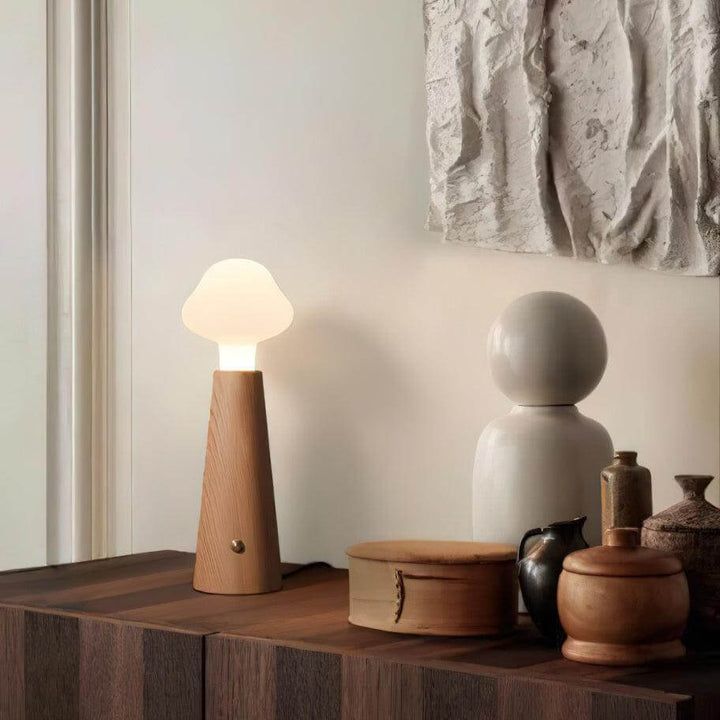 Lampa stołowa z regulowaną barwą światła