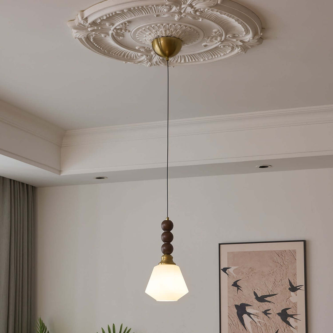 Elegancka szklana, drewniana i metalowa lampa wisząca