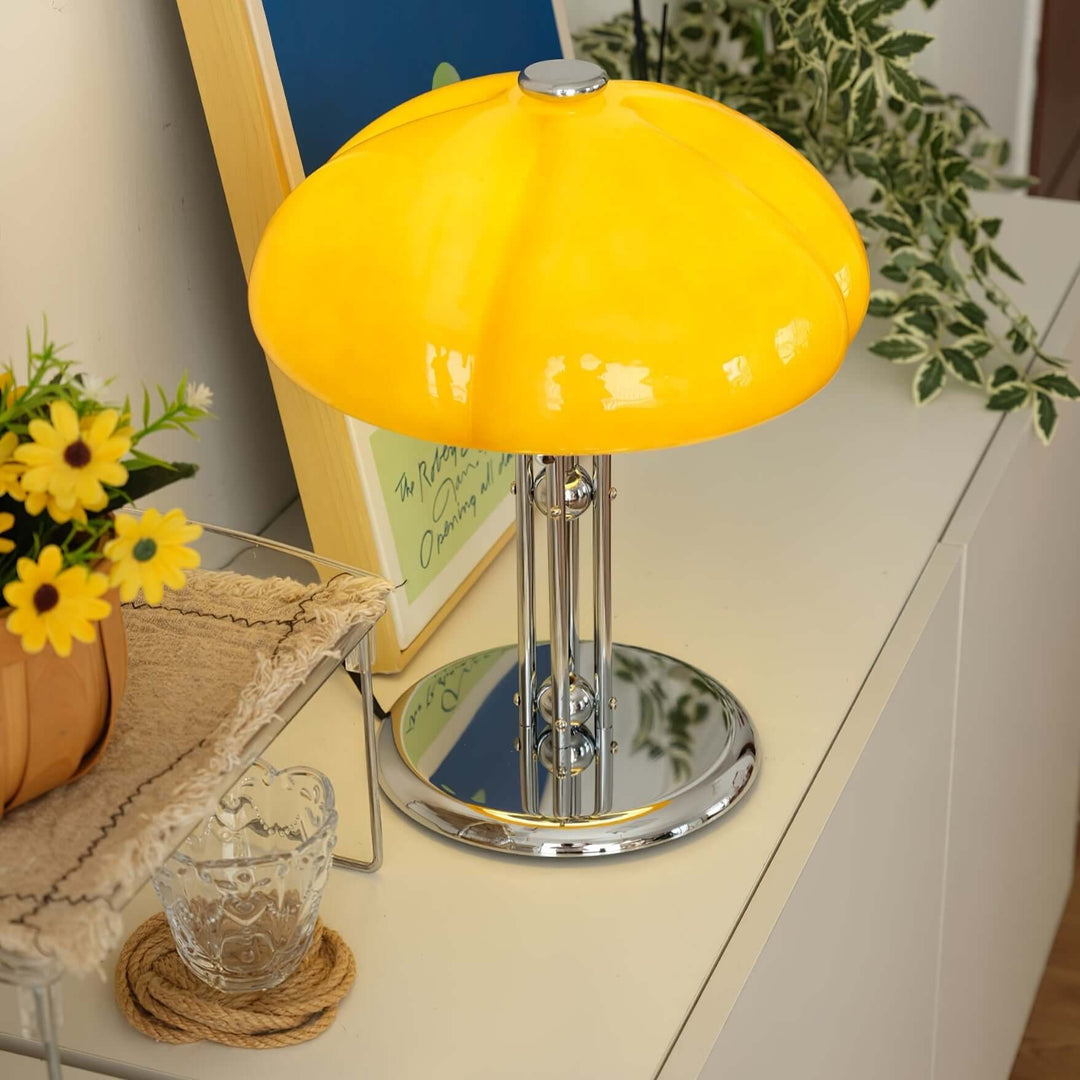Designerska lampa stołowa Bauhaus, widok z boku