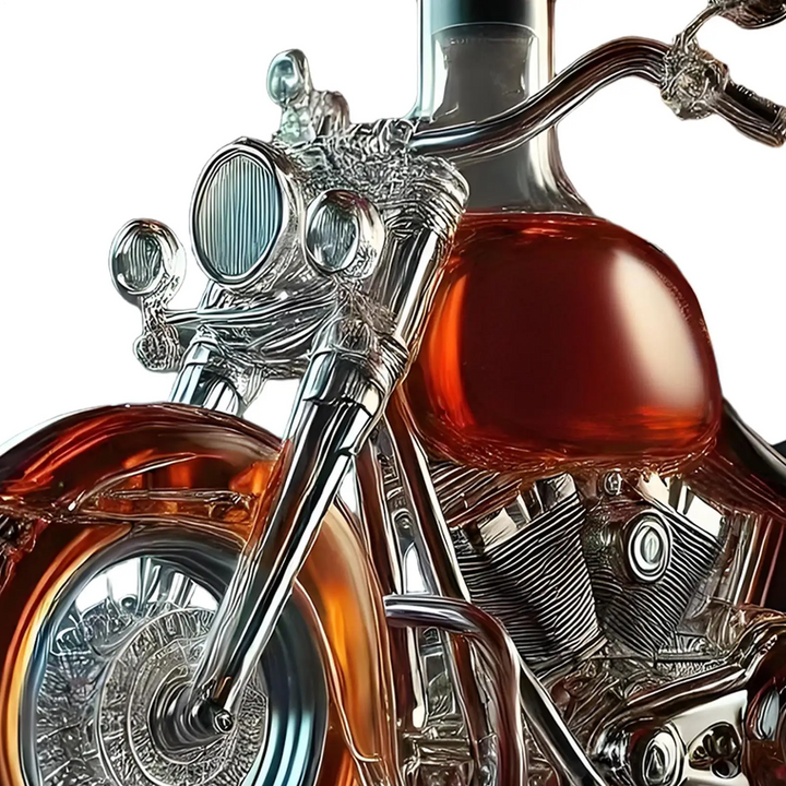 Designerska karafka do whisky z motywem motocykla. Elegancki prezent dla fana mocnych alkoholi i motoryzacji.