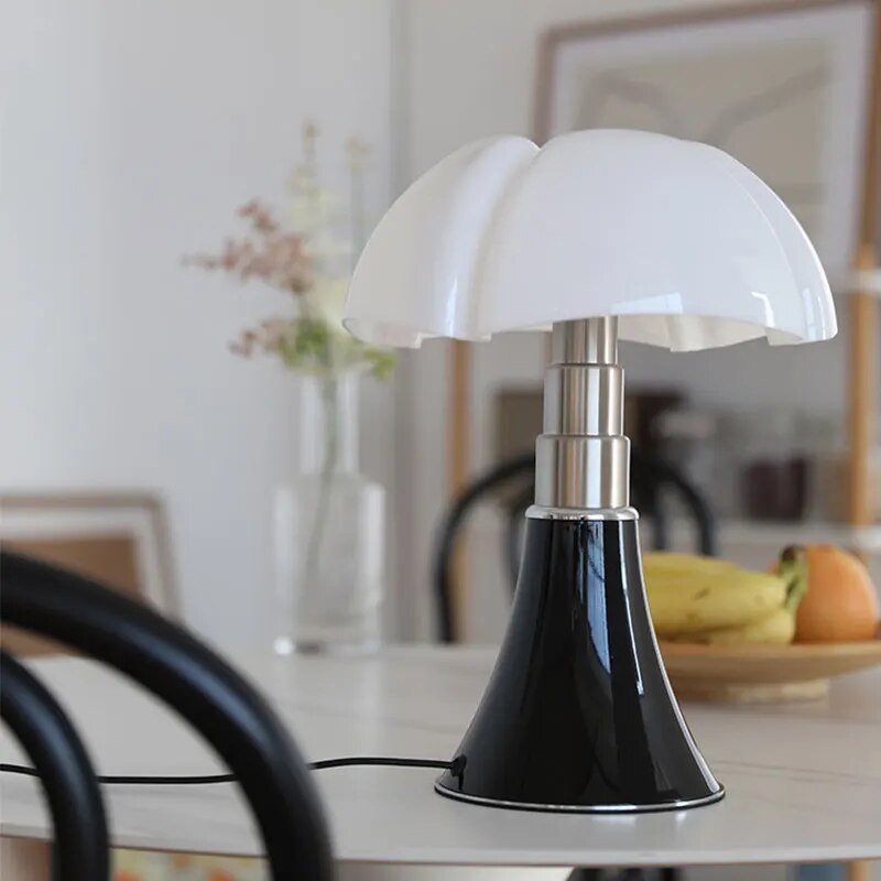Stołowa Lampa Kwietna retro bezprzewodowa LED, kwiatowy design ze stali, miękkie i ciepłe światło, elegancki wystrój wnętrz