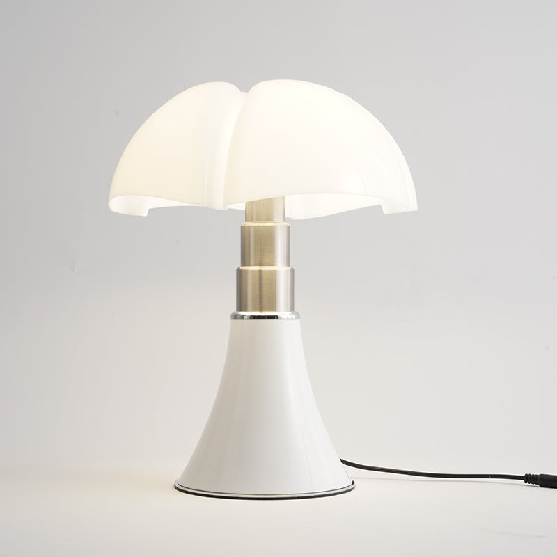 Retro lampa LED ClassicGlow, elegancki i jasny design, z abażurem z akrylu i aluminium, energooszczędna.