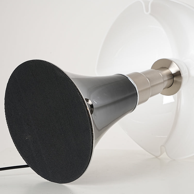 Retro lampa LED ClassicGlow, elegancki i jasny design, z abażurem z akrylu i aluminium, energooszczędna.