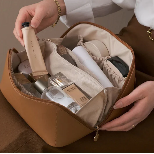 Damska kosmetyczka BelleVault. Elegancki organizer na makijaż, akcesoria do piękna i przechowywanie w podróży.