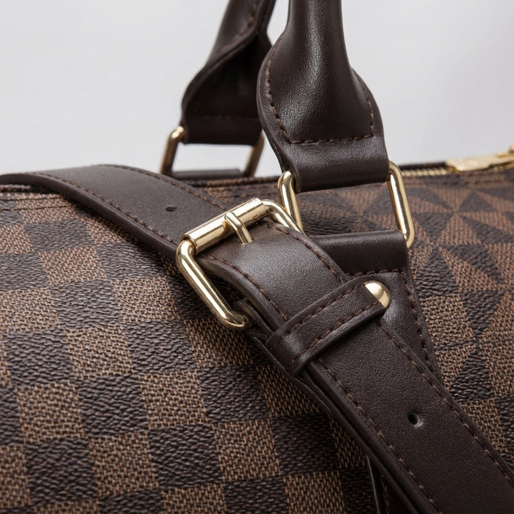 Elegancka torba duffel Urbanrove, uniseks, z wysokiej jakości materiału, na podróże weekendowe.