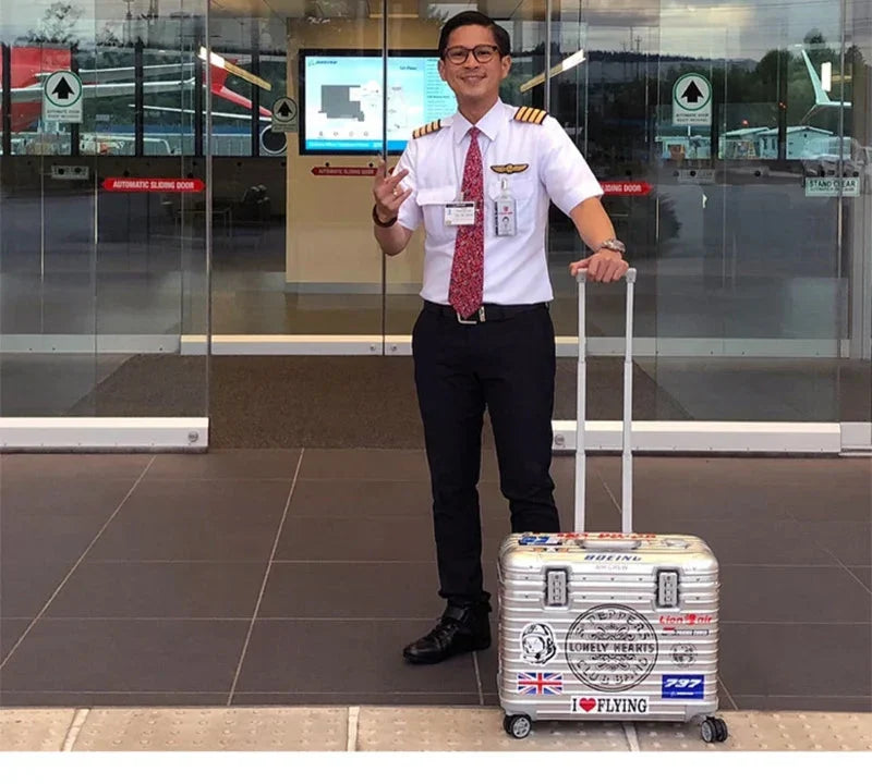 Duża walizka rejestrowana Monaco. Luksusowy bagaż z aluminium-magnezu, z zamkiem TSA i kółkami 360°.