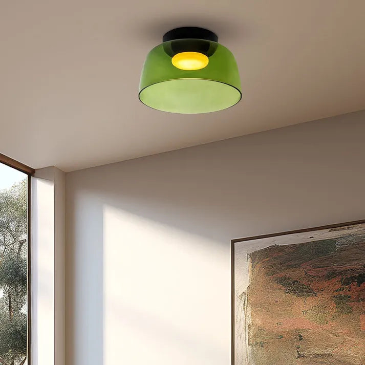 Lampa sufitowa w aranżacji wnętrza, harmonijnie komponuje się z różnymi stylami, dodaje ciepła i elegancji