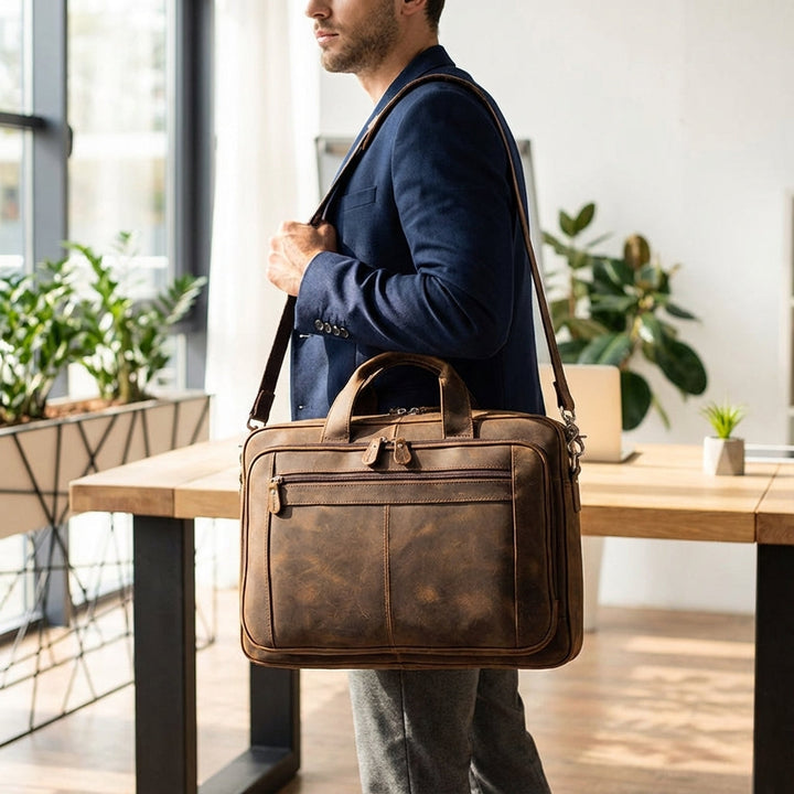 Męska elegancka torba na laptopa 17 cali, brązowa skóra, styl vintage. Funkcjonalna do pracy, na dokumenty.