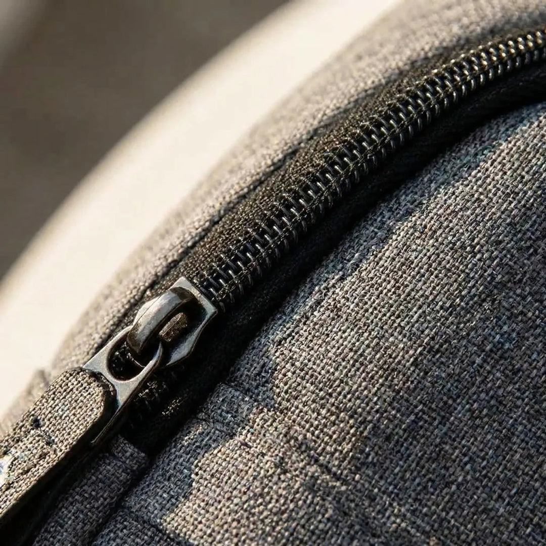 Funkcjonalna męska torba crossbody z organizerem, wodoodporna, na ramię, idealna do podróży i sportu.