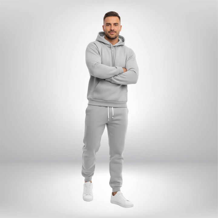 Wygodny męski komplet dresowy. Idealna bluza z kapturem i spodnie do sportu, joggingu lub na relaks w domu.