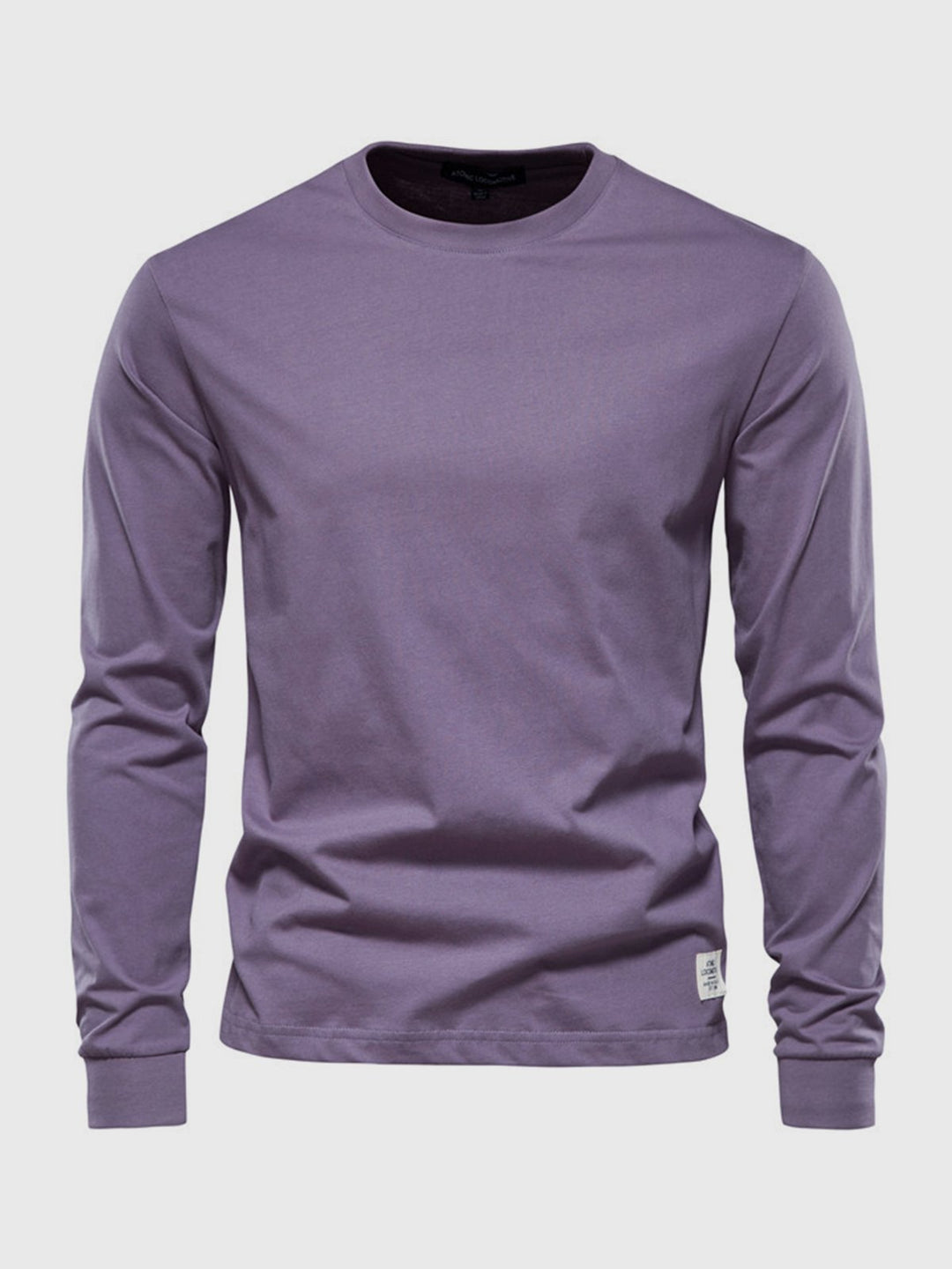 Męski basicowy longsleeve w stonowanym kolorze. Stylowa koszulka z długim rękawem na jesień i zimę.