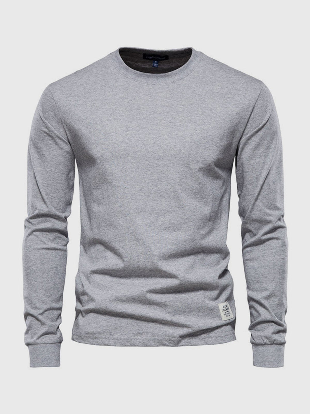 Męski longsleeve w casualowej stylizacji. Modna odzież z długim rękawem, idealna na jesienne chłodne dni.