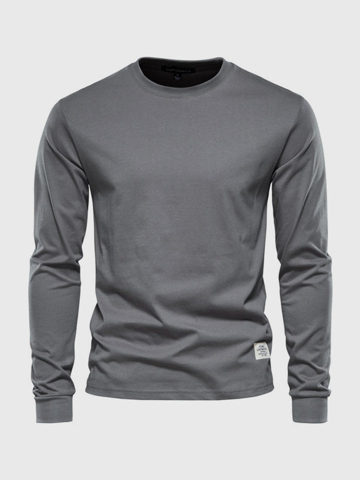 Uniwersalny męski longsleeve. Komfortowa koszulka z długim rękawem do codziennych, modnych stylizacji.