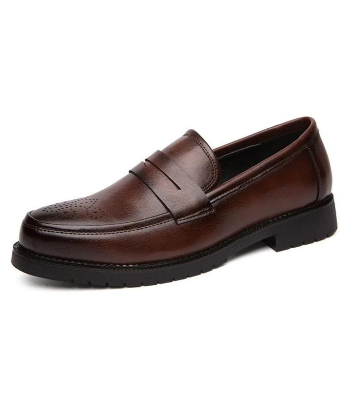 Męskie skórzane mokasyny, eleganckie, koniakowe, do formalnych i casualowych stylizacji.
