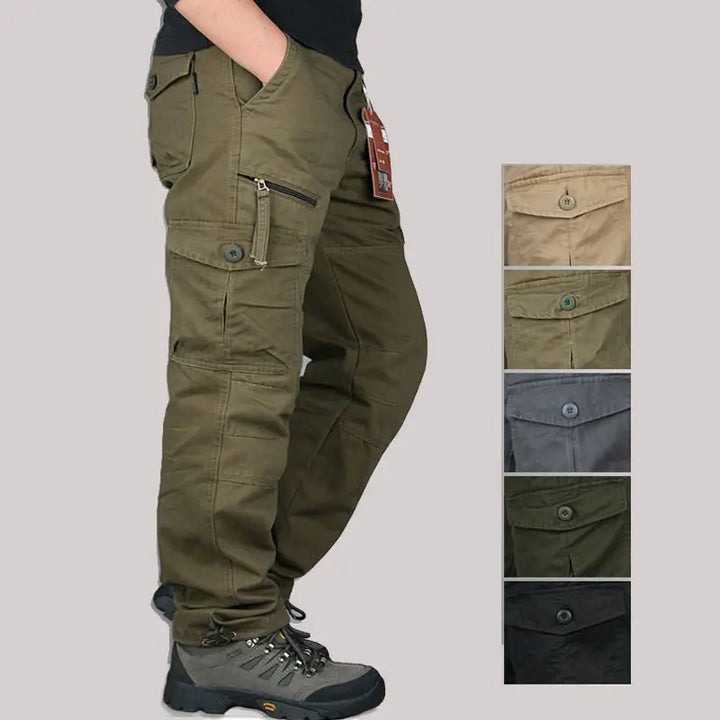 Męskie spodnie cargo, nowoczesny design, pojemne kieszenie, kolor khaki, komfort dla swobodnego miejskiego stylu