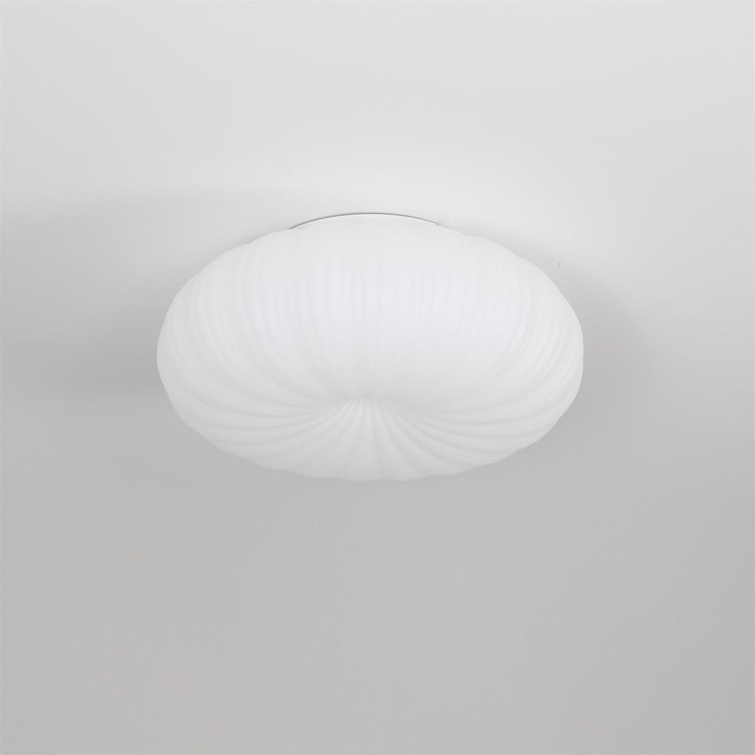 Lampa sufitowa LED z metalu i akrylu, nowoczesny design, regulowane światło z pilotem, elegancka i współczesna.
