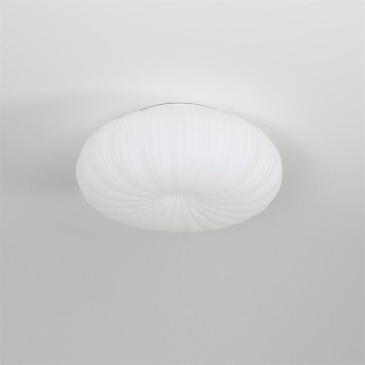 Lampa sufitowa LED z metalu i akrylu, nowoczesny design, regulowane światło z pilotem, elegancka i współczesna.