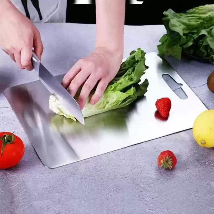 Wytrzymała tytanowa deska do krojenia, elegancka i higieniczna powierzchnia do nowoczesnej kuchni, antyzapachowa i trwała.