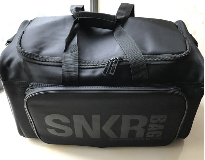 Plecak podróżny ze specjalną przegrodą na sneakersy. Funkcjonalny, wodoodporny plecak sportowy.