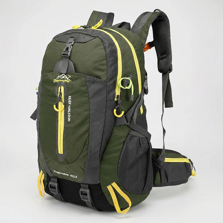 Praktyczny plecak outdoor 40L, z wieloma kieszeniami i mocowaniami. Idealny na trekking.
