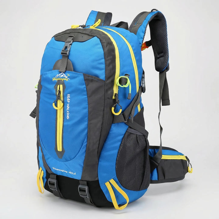 Plecak trekkingowy 40L z systemem wentylacji pleców, dla komfortu podczas letnich wędrówek.