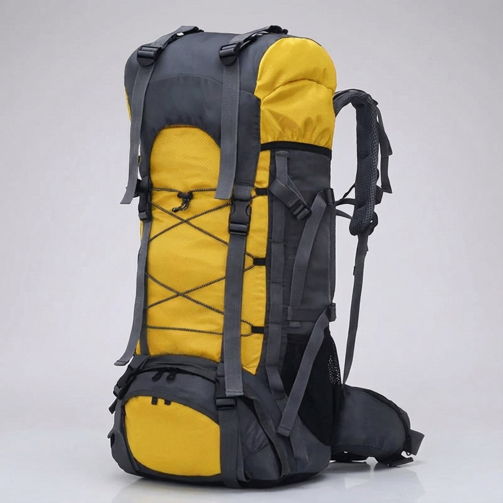 Plecak trekkingowy 60L Pathward w eleganckim designie, widok na przednie kieszenie i zapięcia.