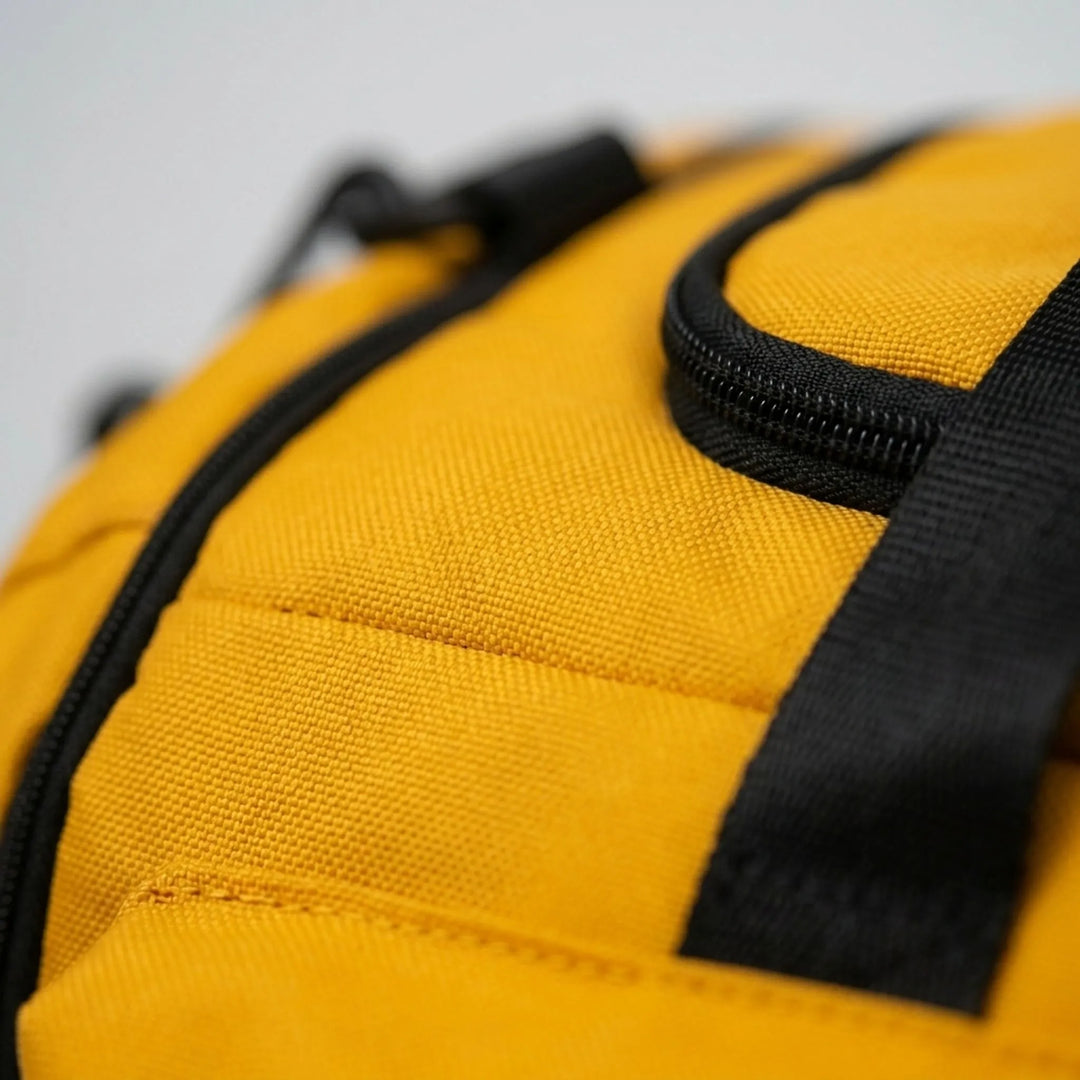 Uniwersalna torba podróżna duffel 56-75L z wytrzymałego materiału Oxford, idealna na weekend lub siłownię.